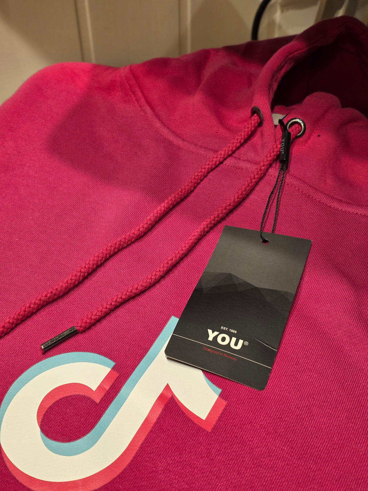 TikTok - hettegenser (OUTLET)