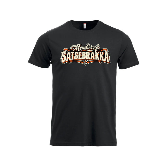 Satsebrakka T-skjorte – Sort – foran